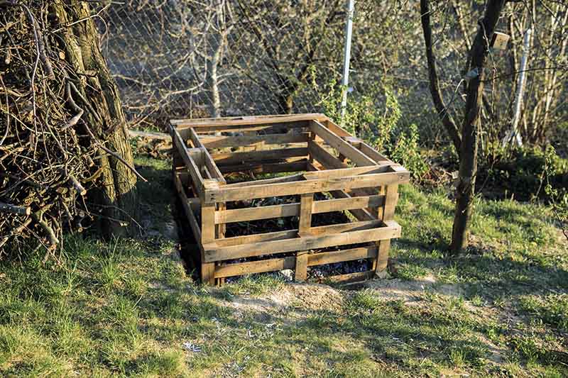 A pallet compost bin for green reuse of pallet wood
